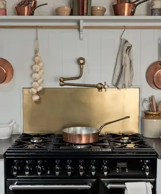 Backsplash metálico