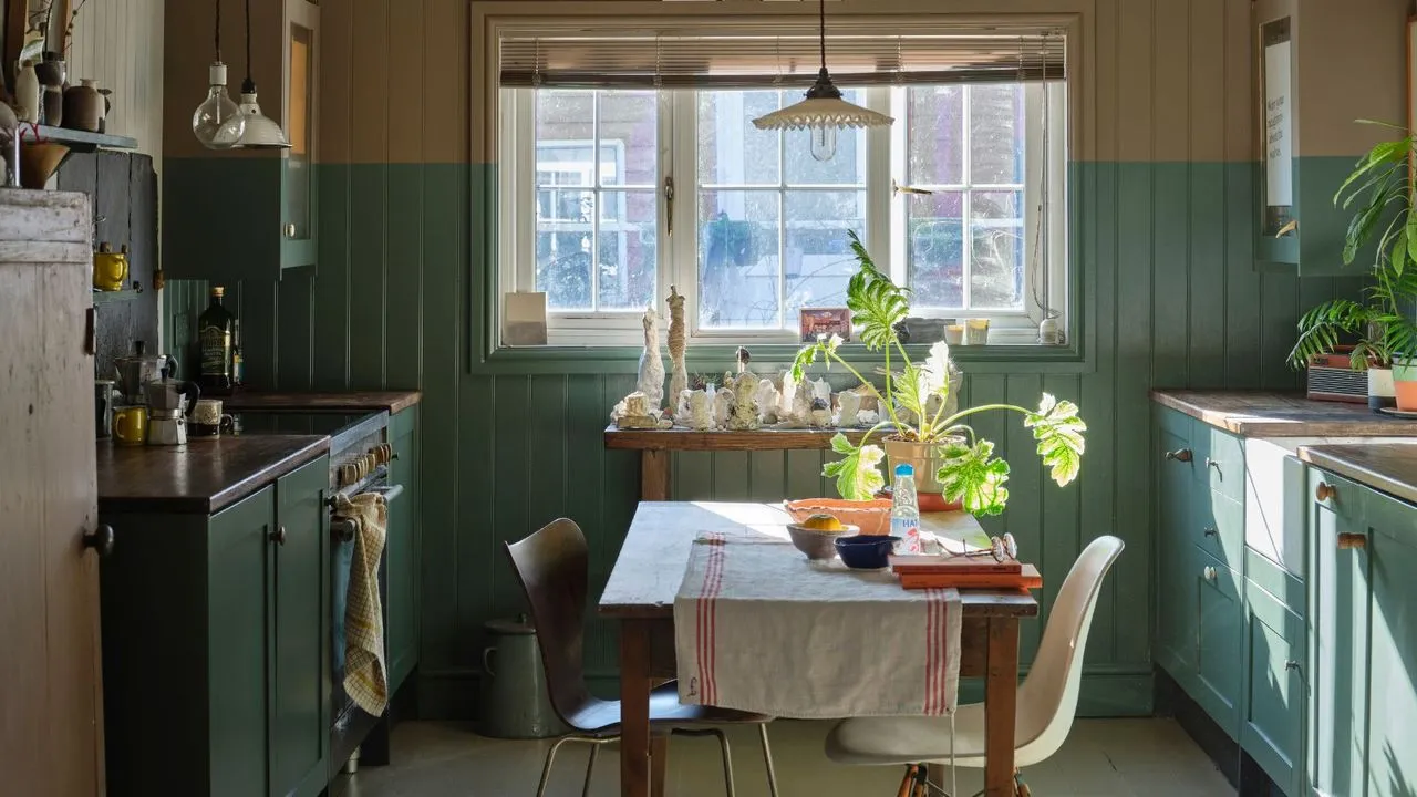 ¿Estás cansado de cajones atascados y mostradores desordenados? Este soporte minimalista para utensilios Joseph Joseph de $ 41 soluciona ambos