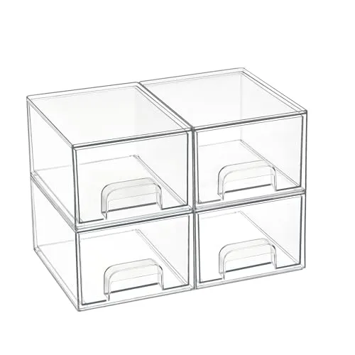 Acabei de adicionar esta prateleira de especiarias expansível de bambu de três camadas da The Container Store aos meus armários, onde seu design em camadas torna os rótulos de especiarias fáceis de ver rapidamente, ao mesmo tempo que libera espaço valioso no balcão.' loading='lazy' title=