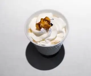 Soppkaffe med fløte på toppen