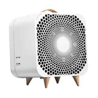 Blueair Blue Pure Fan sobre un fondo blanco.